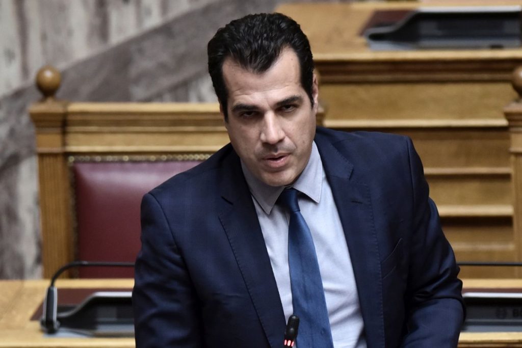 Ο Θάνος Πλεύρης νέος υπουργός Μετανάστευσης μετά την παραίτηση Βορίδη