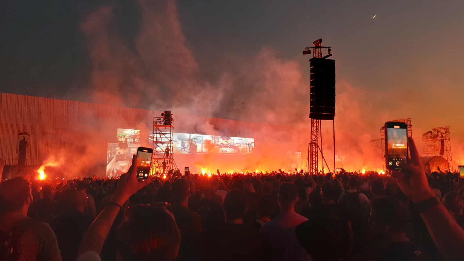 Ο ΛΕΞ γράφει ιστορία στο ΟΑΚΑ με 60.000 κόσμο και μοναδικές στιγμές