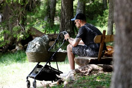 Δασοθεραπεία: Πώς η φύση μπορεί να θεραπεύσει τον πόνο