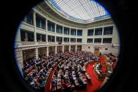 Oταν η ηθοποιός πολιτική χάνει τη γοητεία της