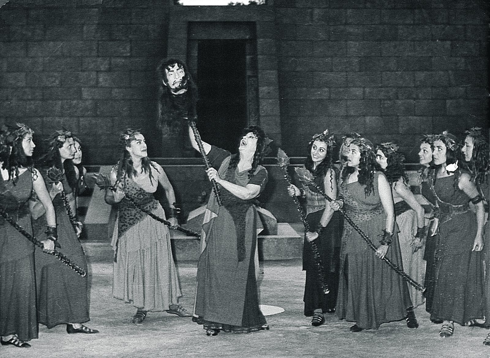 Η αναβίωση του αρχαίου δράματος