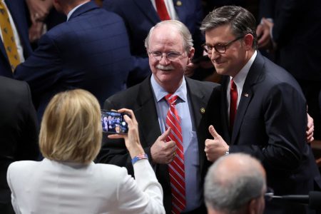 Η Βουλή των Αντιπροσώπων ενέκρινε το «μεγάλο, όμορφο νομοσχέδιο» του Τραμπ