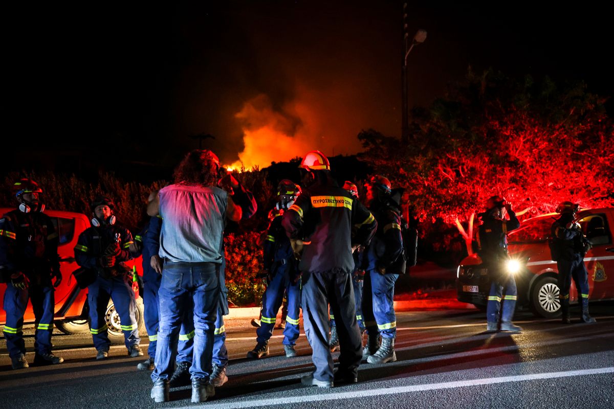 Ιεράπετρα: Πύρινη κόλαση, σε τρία μέτωπα η φωτιά – Εκκενώθηκαν ξενοδοχεία