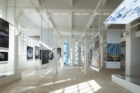 Τοπόσημα Διασύνδεσης: Μία έκθεση φωτογραφίας εξερευνά τη σύγχρονη πόλη με νέο βλέμμα