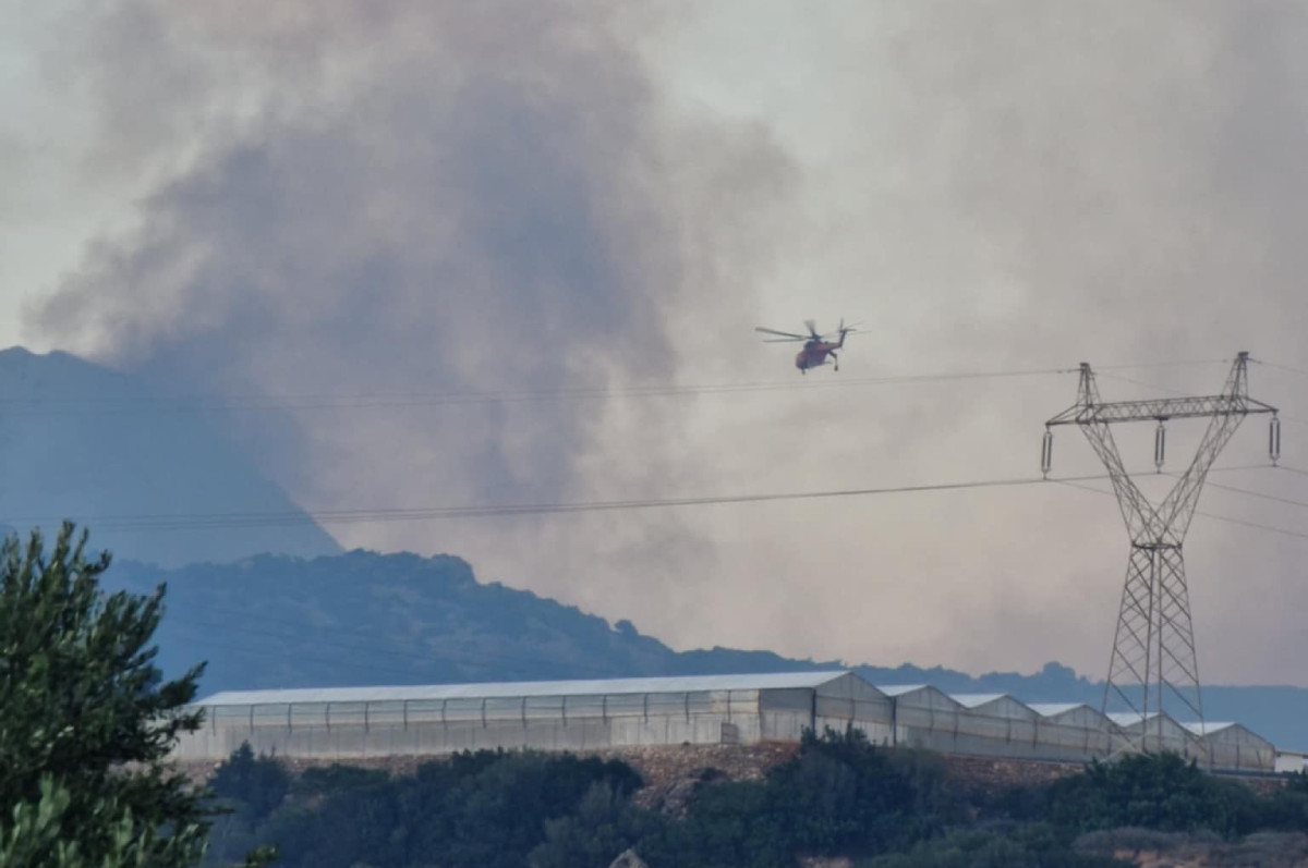 Φωτιά στην Ιεράπετρα: Η επόμενη μέρα της καταστροφής – Σε κατάσταση έκτακτης ανάγκης τρεις περιοχές