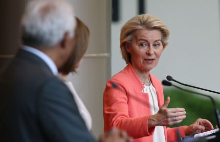 Ούρσουλα φον τερ Λάιεν: Η πρόταση μομφής και η παγίδα της αυριανής ψηφοφορίας