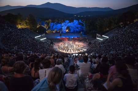 Ο Θεόδωρος Κουρεντζής «έφερε» τα «Νεκρά Παιδιά» στην Επίδαυρο