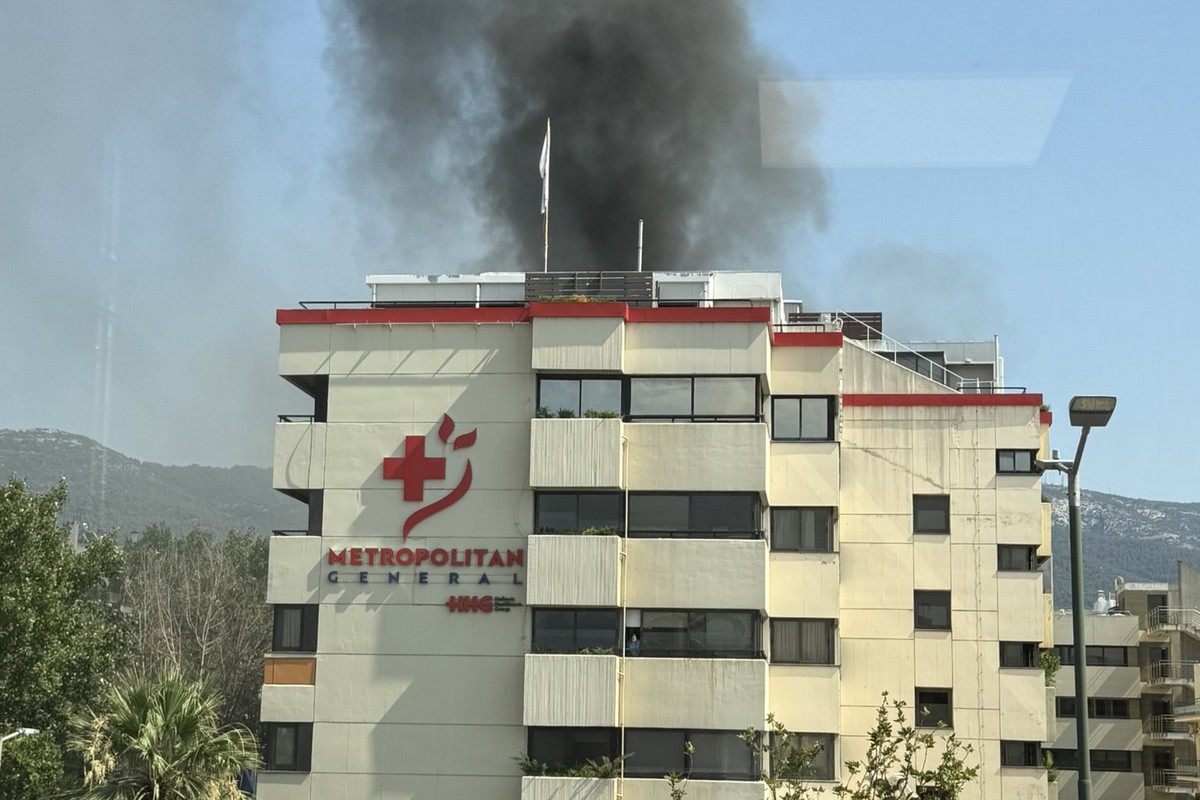 Υπό έλεγχο η φωτιά στο νοσοκομείο Metropolitan – Μεταβαίνει το ανακριτικό της πυροσβεστικής
