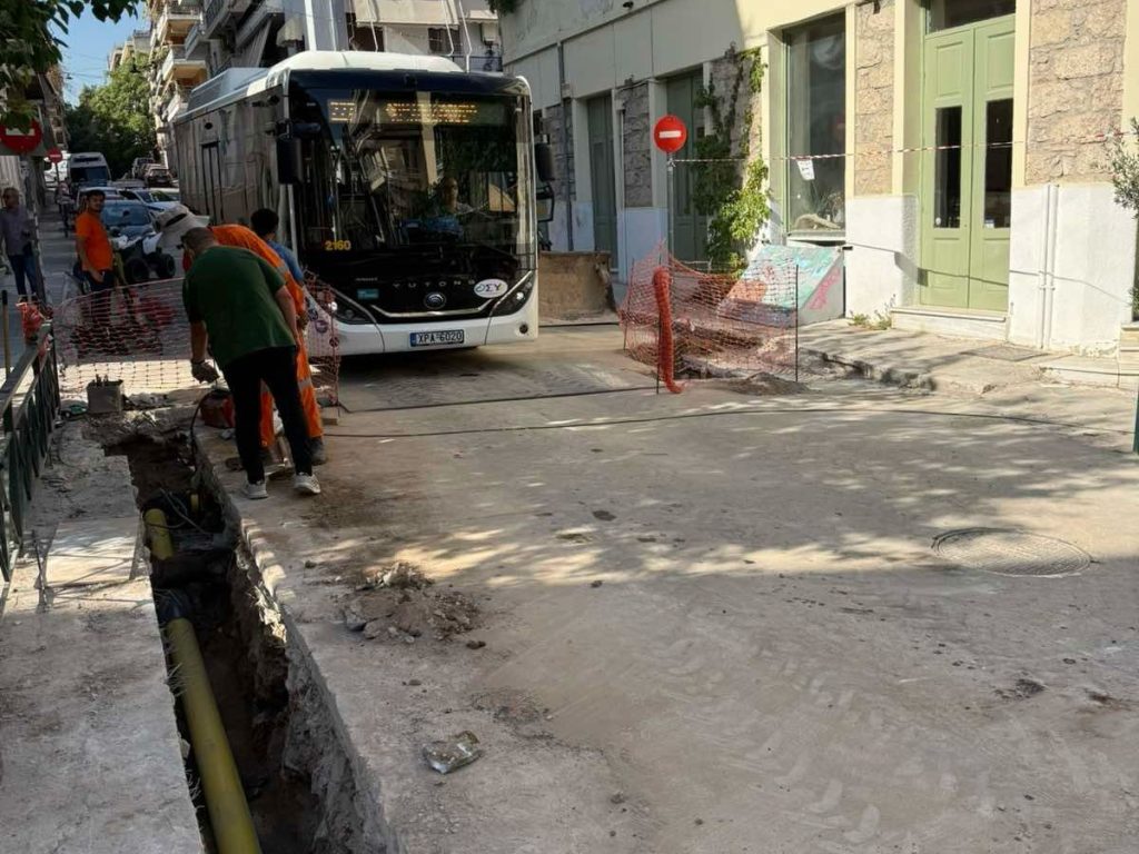 Δήμος Αθηναίων: Μήνυση για εργασίες σε δρόμους χωρίς άδεια