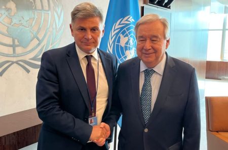 ΕΕ: Ο Φαραντούρης είδε τον Γκουτέρες – «Όποιος κάνει το τραπέζι…»