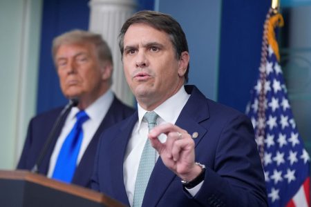 Τραμπ – Έπσταϊν: Συνάντηση με την Μάξγουελ έχει ο υφυπουργός Δικαιοσύνης