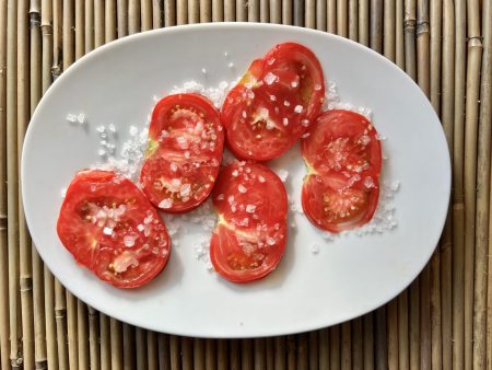 Καύσωνας; Κόψτε μια ντομάτα για βραδινό