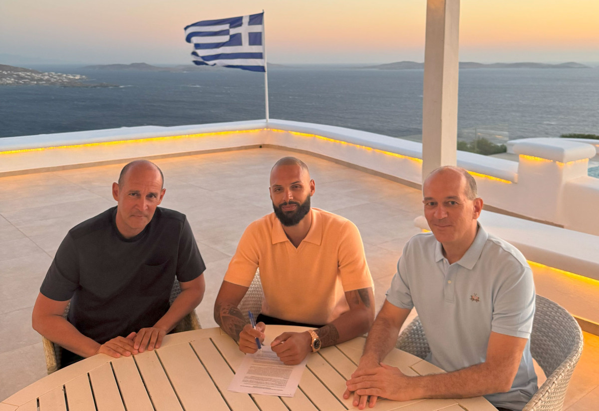 ΚΑΕ Ολυμπιακός: Ανανέωσε ο Φουρνιέ και δεν κρύβει τη χαρά του