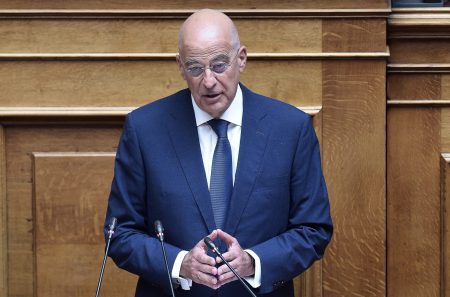 Τουρκική επίθεση σε Δένδια – Επιμένουν για τον αφοπλισμό των νησιών