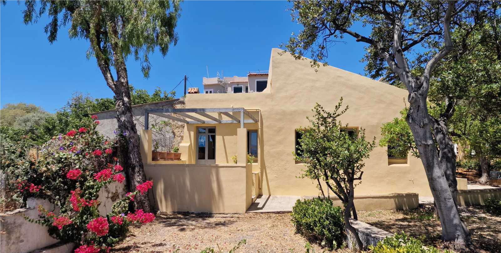 Νεότερο μνημείο η πατρική οικία των Μίκη και Γιάννη Θεοδωράκη στον Γαλατά Χανίων