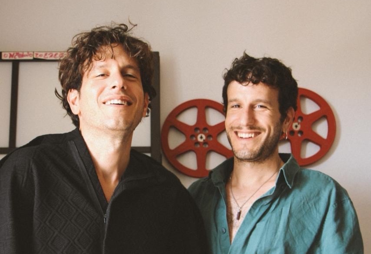 «Τα Καλογεράκια»: Το ντουέτο φαινόμενο που έφερε ξανά την ποίηση στις μουσικές σκηνές