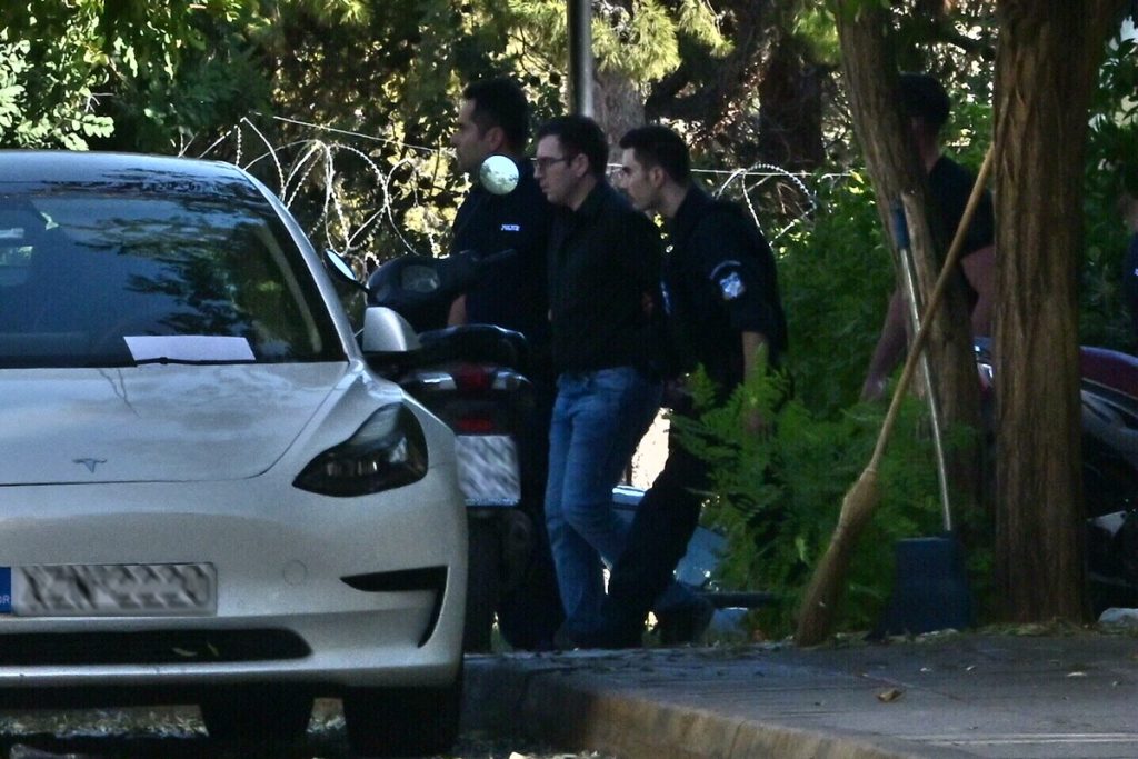 Νέα Πέραμος: «Δεν τα θέλω τα λεφτά, είναι καταραμένα» λέει η μητέρα του 27χρονου