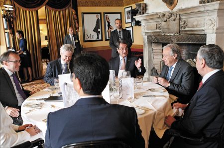 Το Κυπριακό σε ζοφερό τοπίο