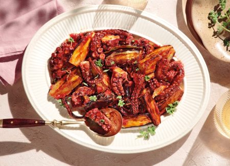 Λημνιώτικο χταπόδι κοκκινιστό με μελιτζάνες