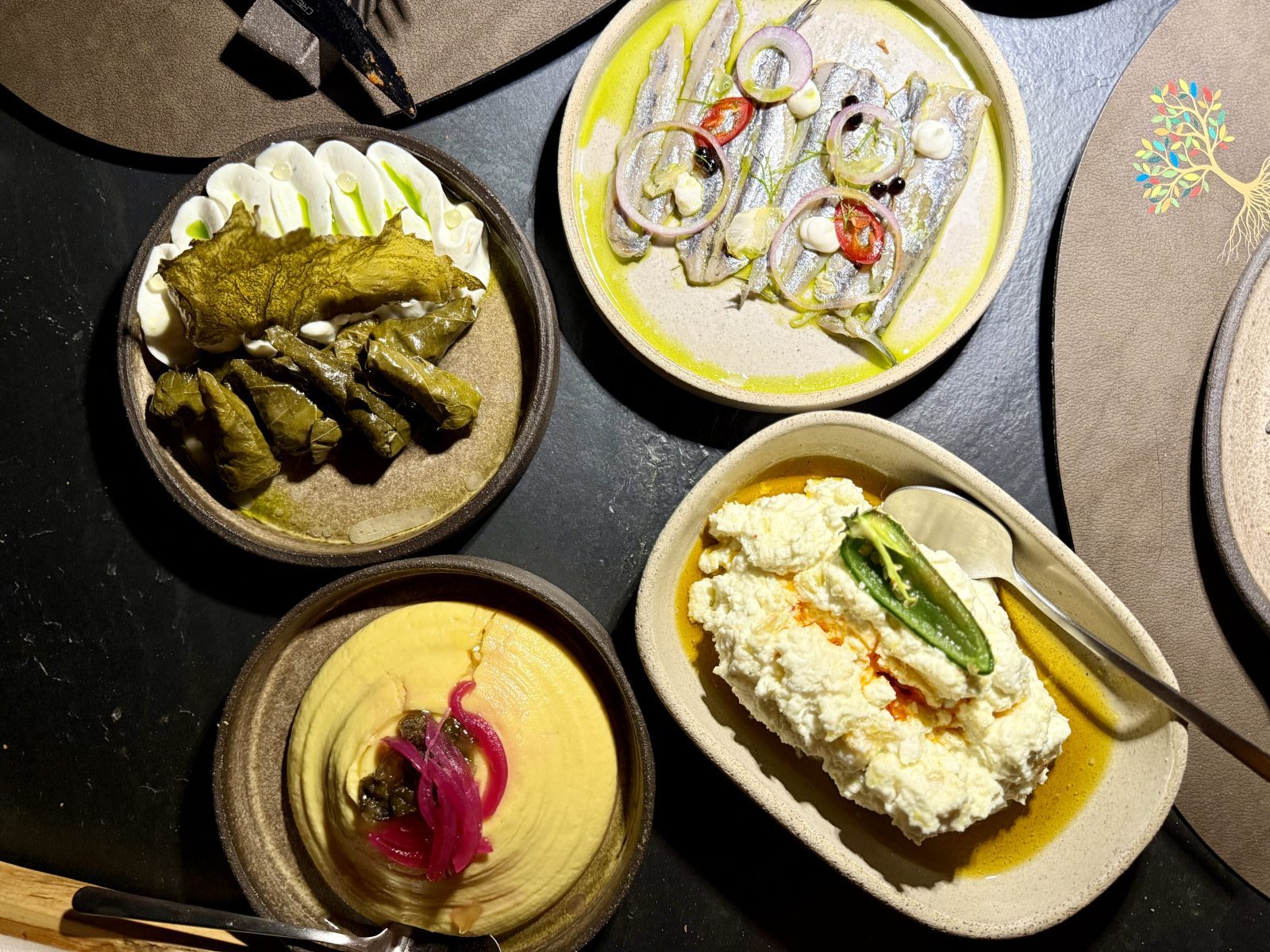 Αυτά είναι τα 16 καλύτερα μέρη για αυθεντικό φαγητό στις Κυκλάδες