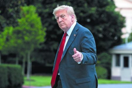 Ο Τραμπ επιμένει: «Καταστράφηκαν οι βάσεις πυρηνικών του Ιράν»