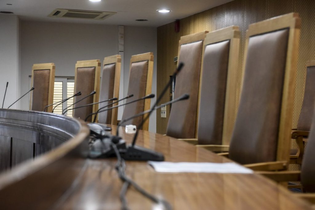 Δίκες που θυμίζουν σίριαλ