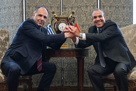 Ελλάδα – Αίγυπτος: Μαζί στη Λιβύη, χώρια στο Σινά