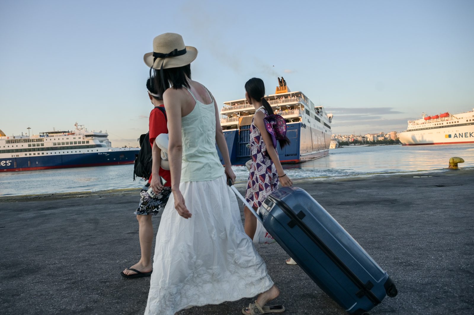 Διακοπές Αυγούστου: Ουρές μέχρι το λιμάνι του Πειραιά – Από πού ξεκινά το μποτιλιάρισμα