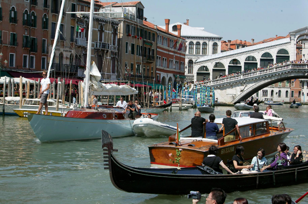 Με την κάμερα εν πλω