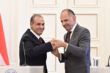 Συνάντηση Γεραπετρίτη – ΥΠΕΞ Αιγύπτου: Διαβεβαιώσεις για τη Μονή Σινά