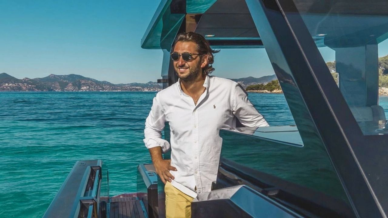 Αγνοείται Τούρκος επιχειρηματίας που ταξίδευε προς τη Μύκονο – Διαλυμένο εντοπίστηκε το σκάφος του