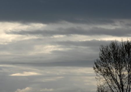 Καιρός: Από καλοκαίρι σε φθινόπωρο – Τι περιμένουμε το Σαββατοκύριακο, έρχεται κακοκαιρία;