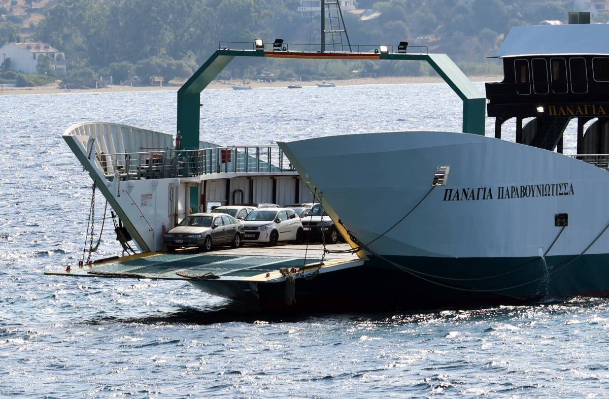 Νέα Στύρα: Στον εισαγγελέα καπετάνιος και πλοιοκτήτρια – Επιχειρείται ρυμούλκηση του πλοίου