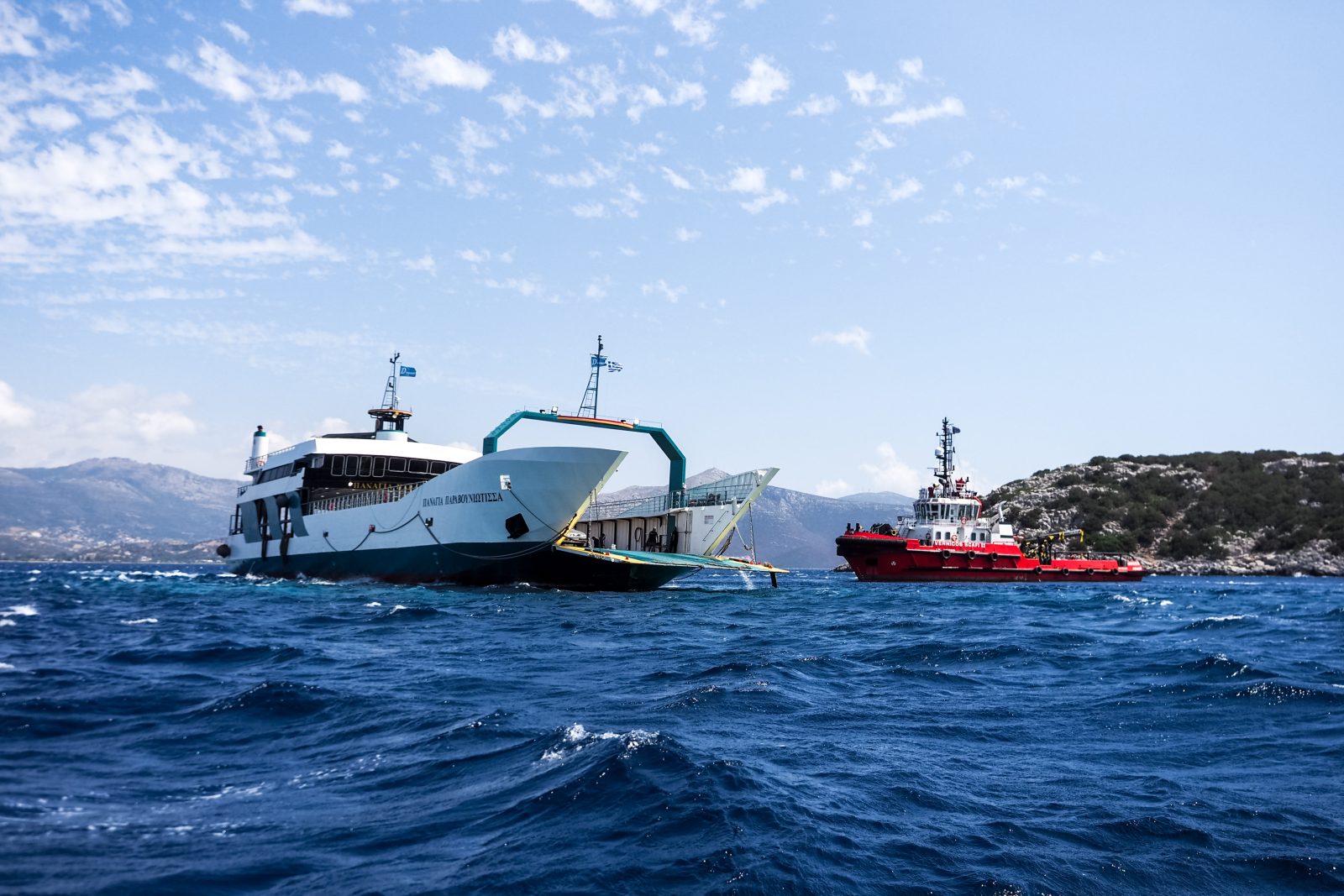 Νέα Στύρα: Ρήγμα 20 μέτρων στο πλοίο, πότε θα γίνει η ρυμούλκηση – Τι είπε ο καπετάνιος