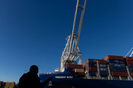 Άλμα 33,2% στο εμπορικό έλλειμμα τον Ιούνιο