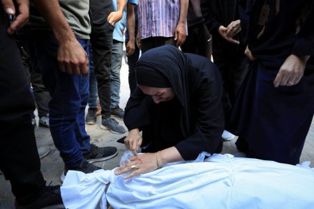 Γκάι Σαλέβ: «Αναγκάστε το Ισραήλ να σταματήσει τη γενοκτονία»