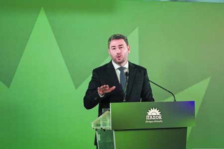 Το ΠαΣοΚ στο κέντρο των εξελίξεων