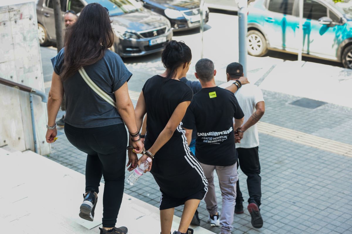 Θεσσαλονίκη: Προφυλακιστέοι η 24χρονη και ο 37χρονος για τον βιασμό της 10χρονης