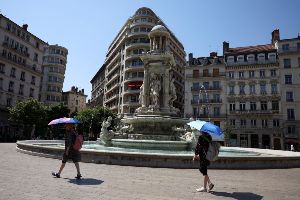 Έντονο κύμα καύσωνα στη Γαλλία: «Εξαιρετικά επίπεδα» ζέστης με θερμοκρασίες έως 42°C