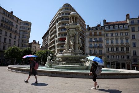 Έντονο κύμα καύσωνα στη Γαλλία: «Εξαιρετικά επίπεδα» ζέστης με θερμοκρασίες έως 42°C