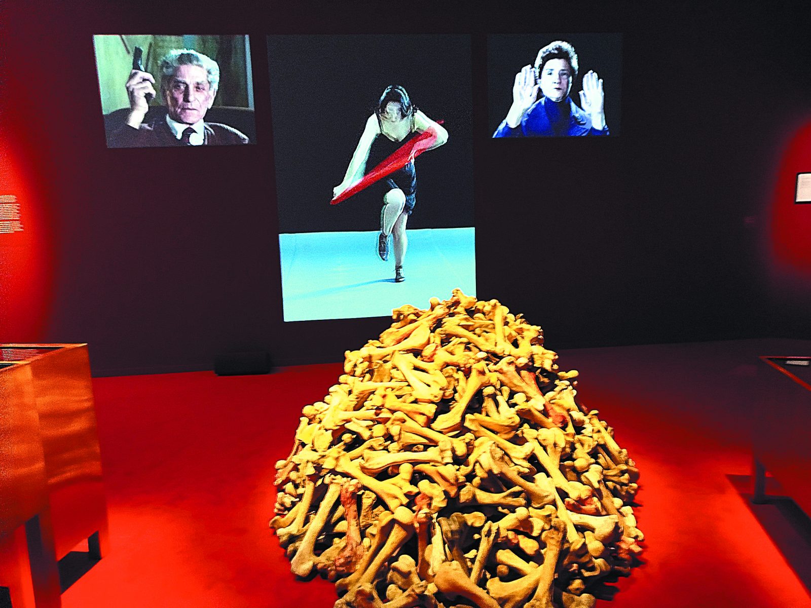 Αναβιώνοντας το μαγικό άγγιγμα της Μαρίνα Αμπράμοβιτς