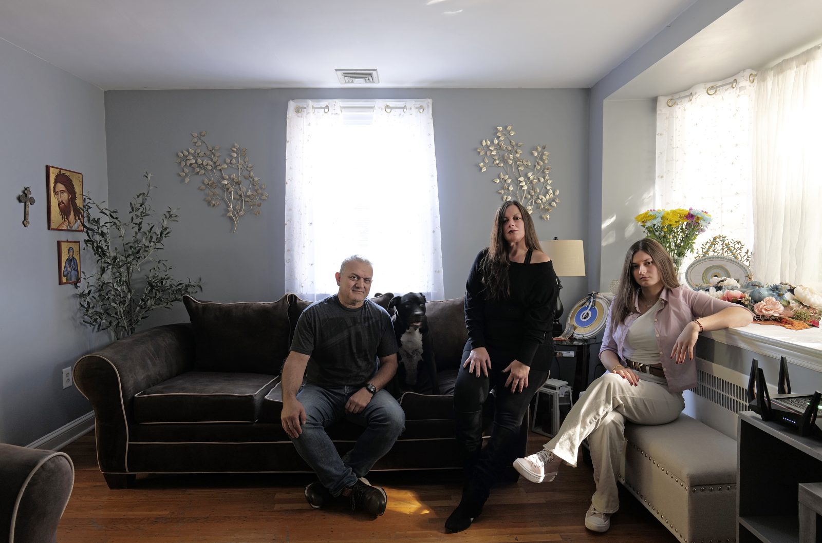 HOMELAND | Η οικογένεια που αγαπά τον Rocky, τους Depeche Mode και τα χοτ ντογκ