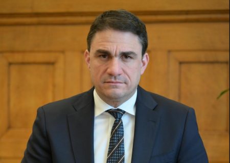 Τσουκαλάς: Εξόχως προβληματικό ο ΠτΔ να εμφανίζεται σχολιαστής δημοσκοπήσεων