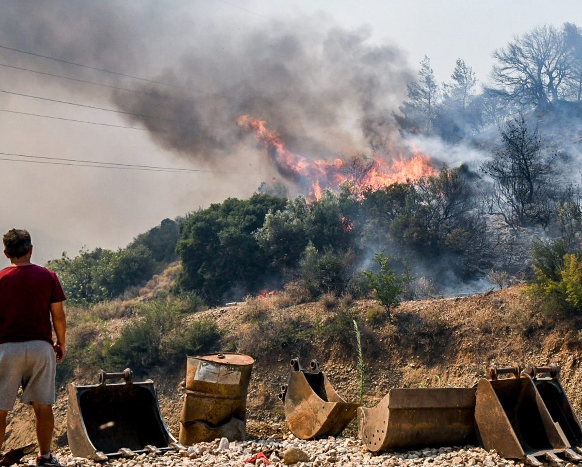 Φωτιά στην Πάτρα: Συνελήφθη 25χρονος για απόπειρα εμπρησμού