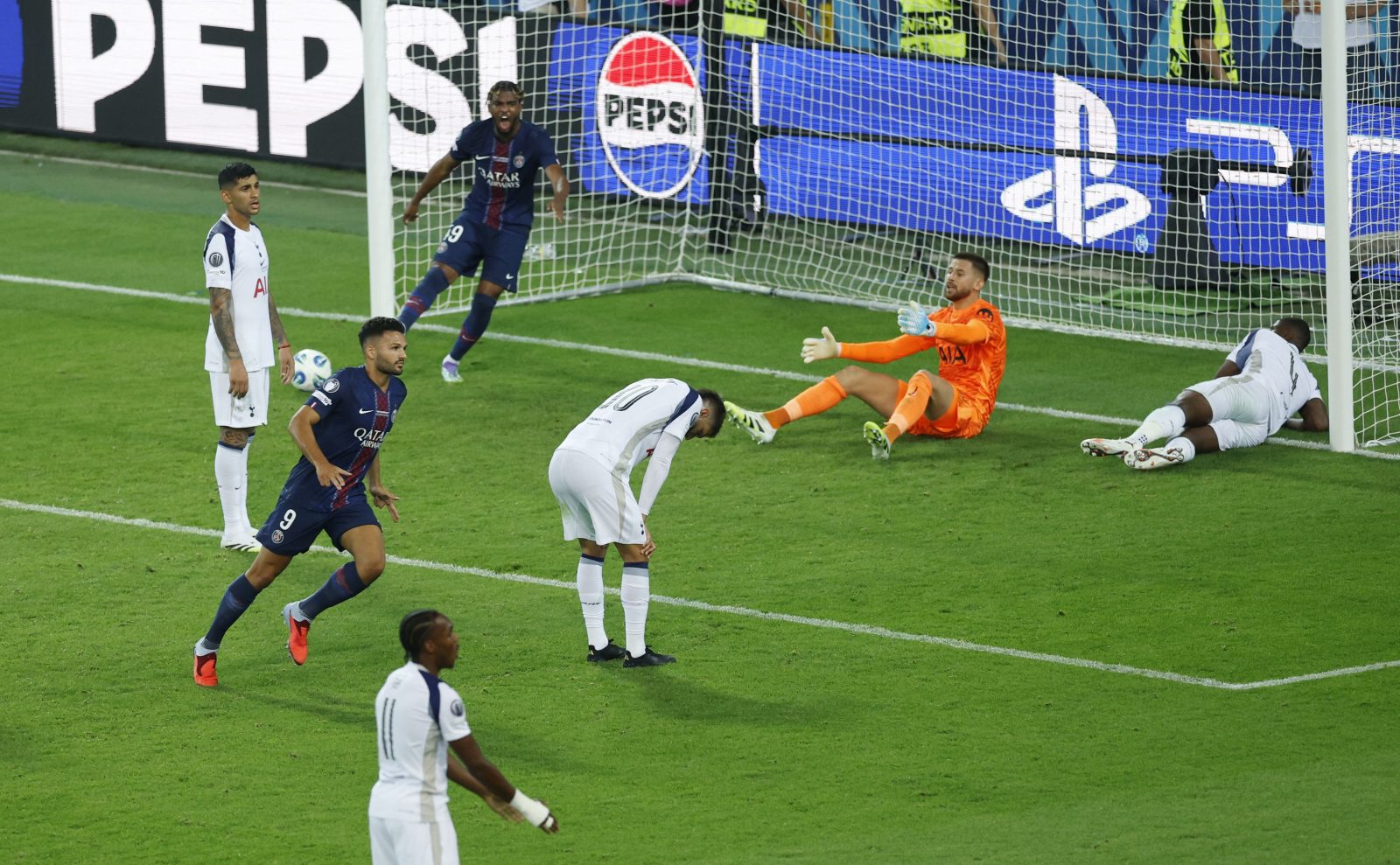 Super Cup: Έκανε την ανατροπή και πήρε το τρόπαιο η Παρί Σεν Ζερμέν