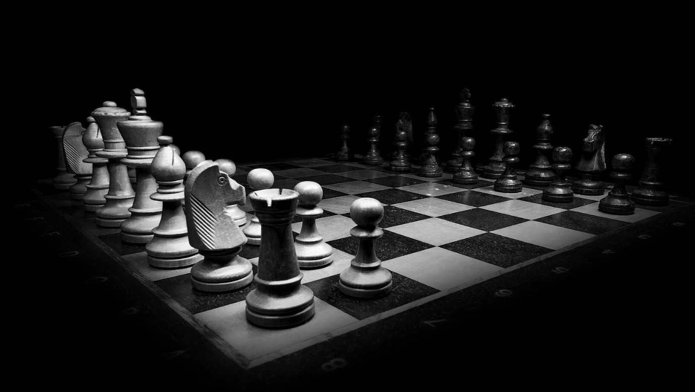 Η σκακιέρα της Αλάσκας: Τι αποκαλύπτει η σύνθεση των αποστολών ΗΠΑ και Ρωσίας