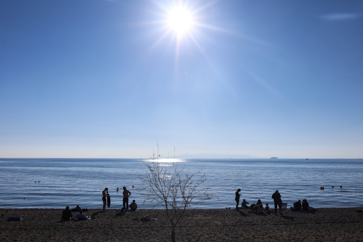Εξασθενούν οι άνεμοι, πέφτει η θερμοκρασία – Πού αναμένονται βροχές