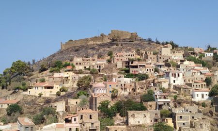 ΥΠΠΟ για φωτιά στη Χίο: Μικρές φθορές στον βυζαντινό ναό Αγ. Γεωργίου και Κάστρο Βολισσού