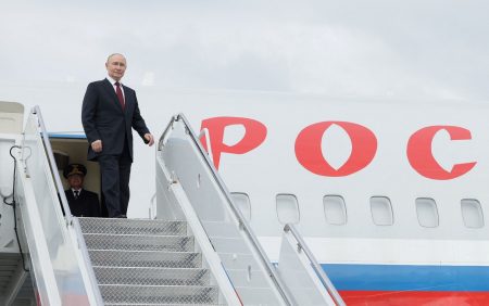 Politico: Θρίαμβος του Πούτιν στην Αλάσκα