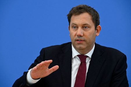 Γερμανία: Ανοιχτό το ενδεχόμενο συμμετοχής γερμανικών στρατευμάτων στην Ουκρανία